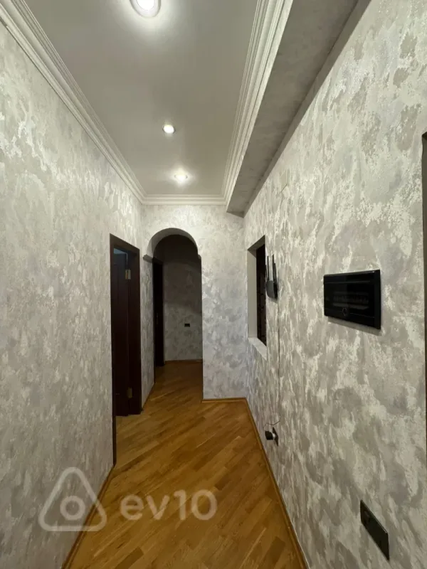 Kirayə verilir 2 otaqlı yeni tikili 60 m²