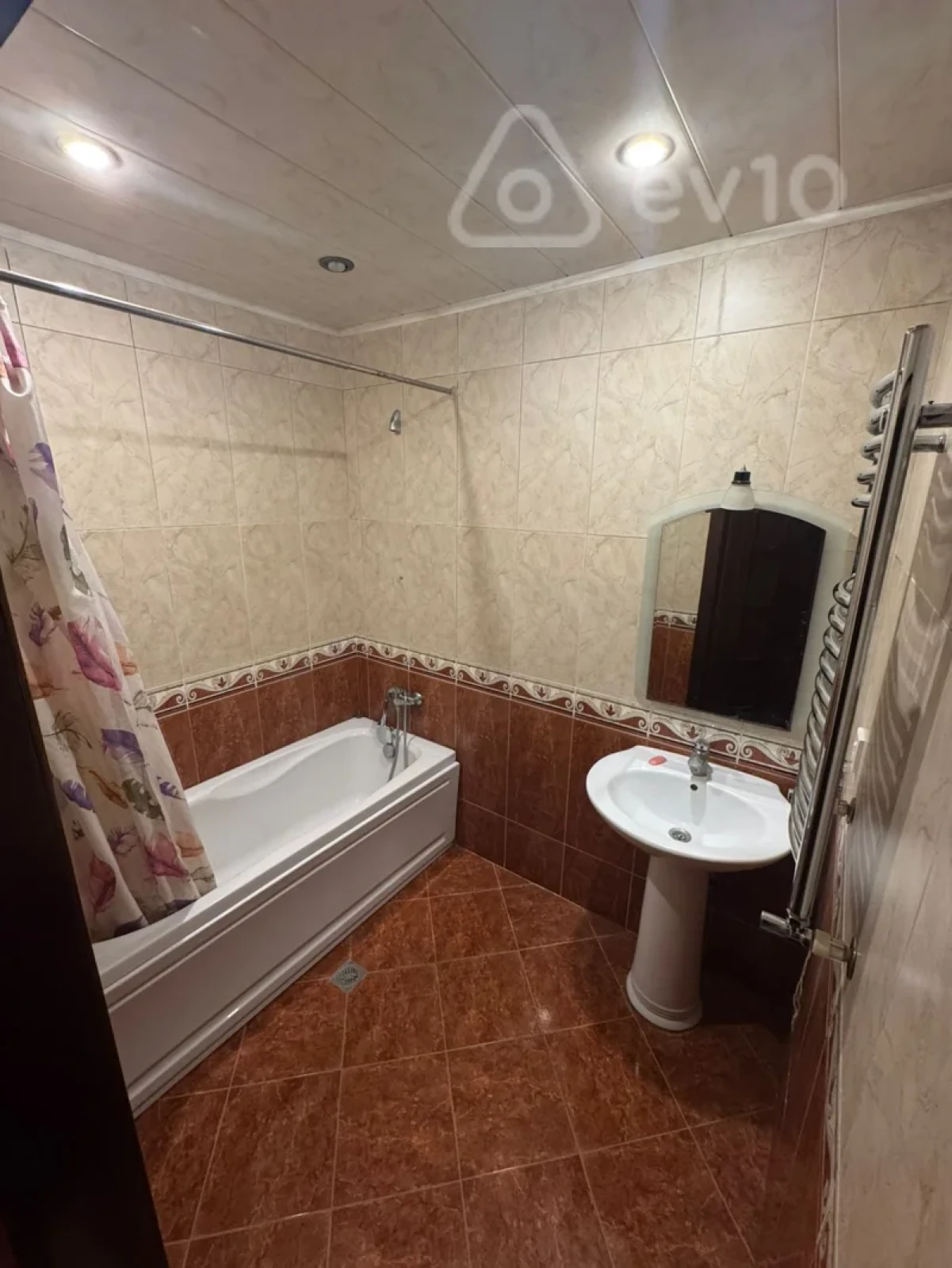 Kirayə verilir 2 otaqlı yeni tikili 60 m²