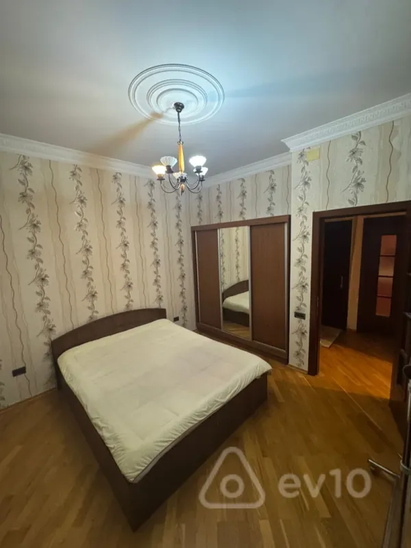Kirayə verilir 2 otaqlı yeni tikili 60 m²