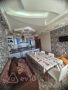 Kirayə verilir 3 otaqlı köhnə tikili 139 m²