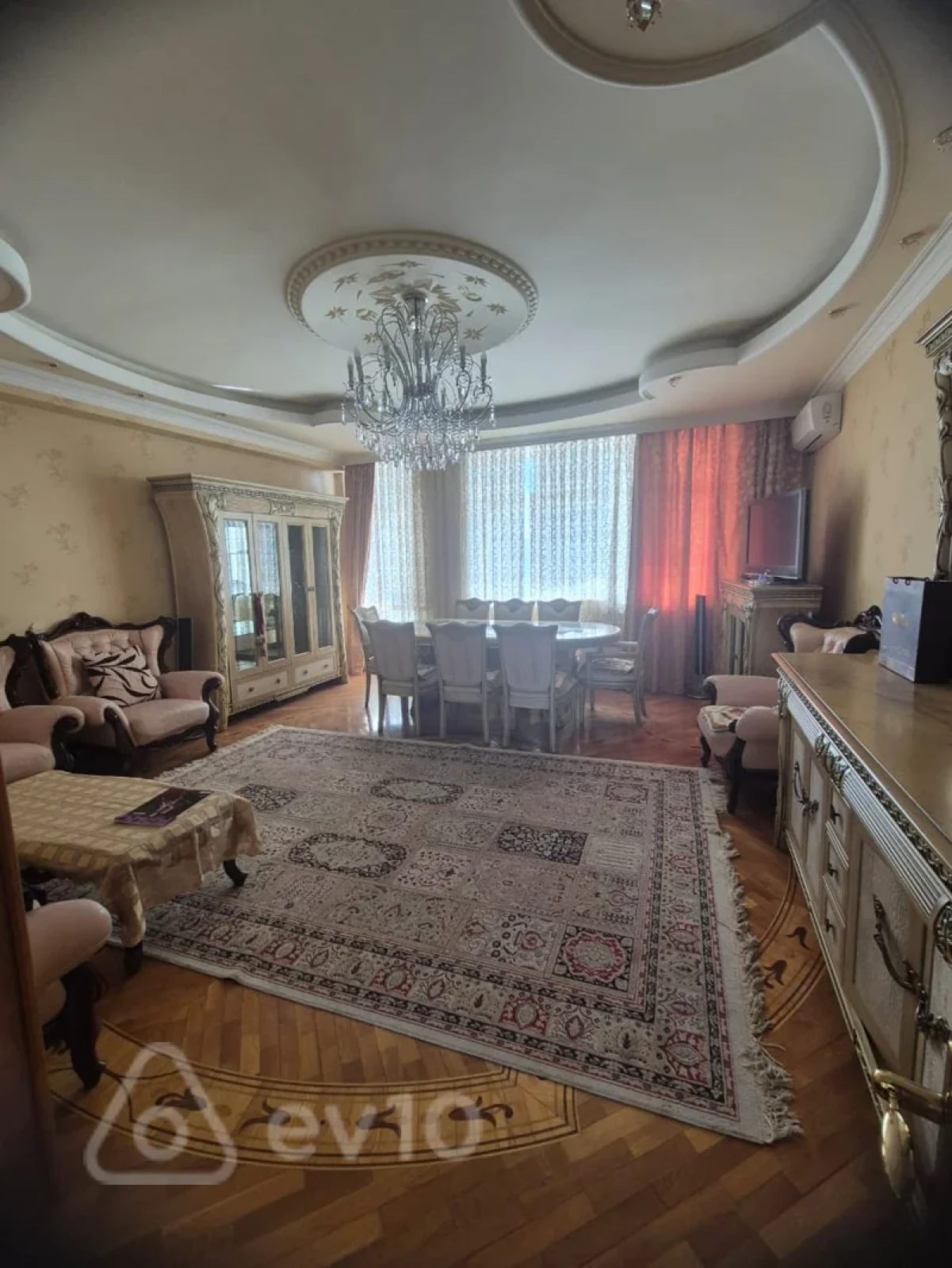 Kirayə verilir 3 otaqlı köhnə tikili 139 m²