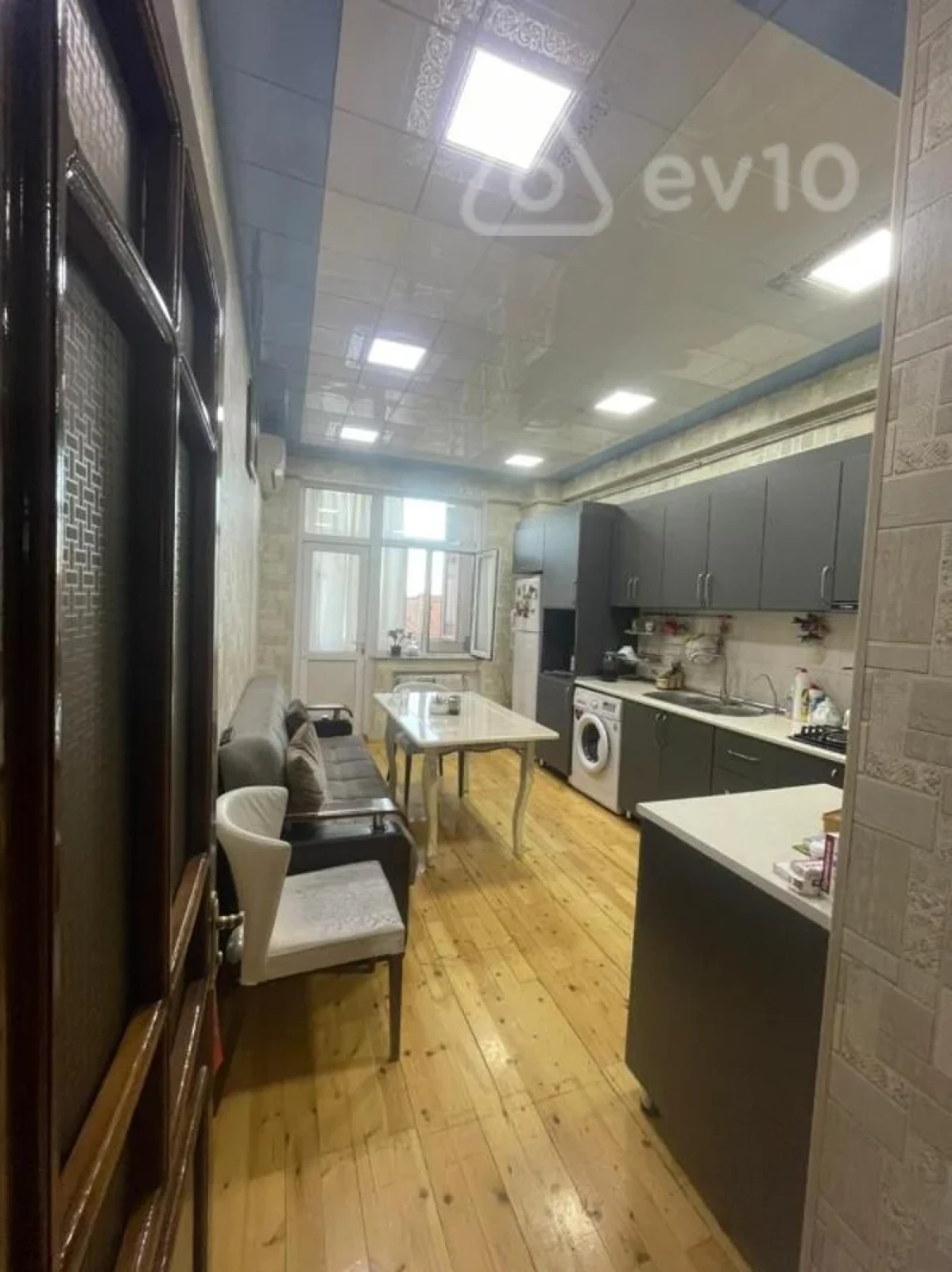Satılır 3 otaqlı yeni tikili 120 m²