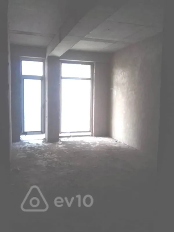 Satılır 4 otaqlı yeni tikili 175 m²