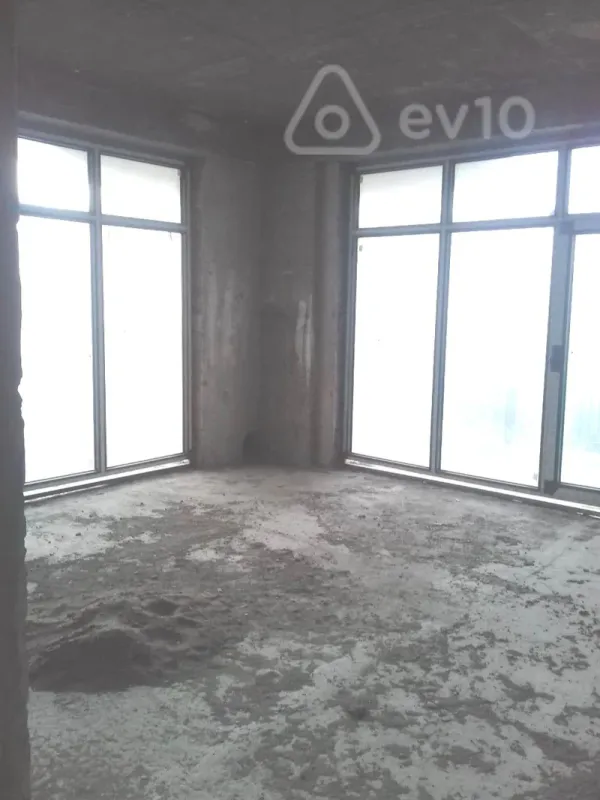 Satılır 4 otaqlı yeni tikili 175 m²