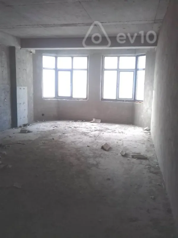 Satılır 4 otaqlı yeni tikili 175 m²