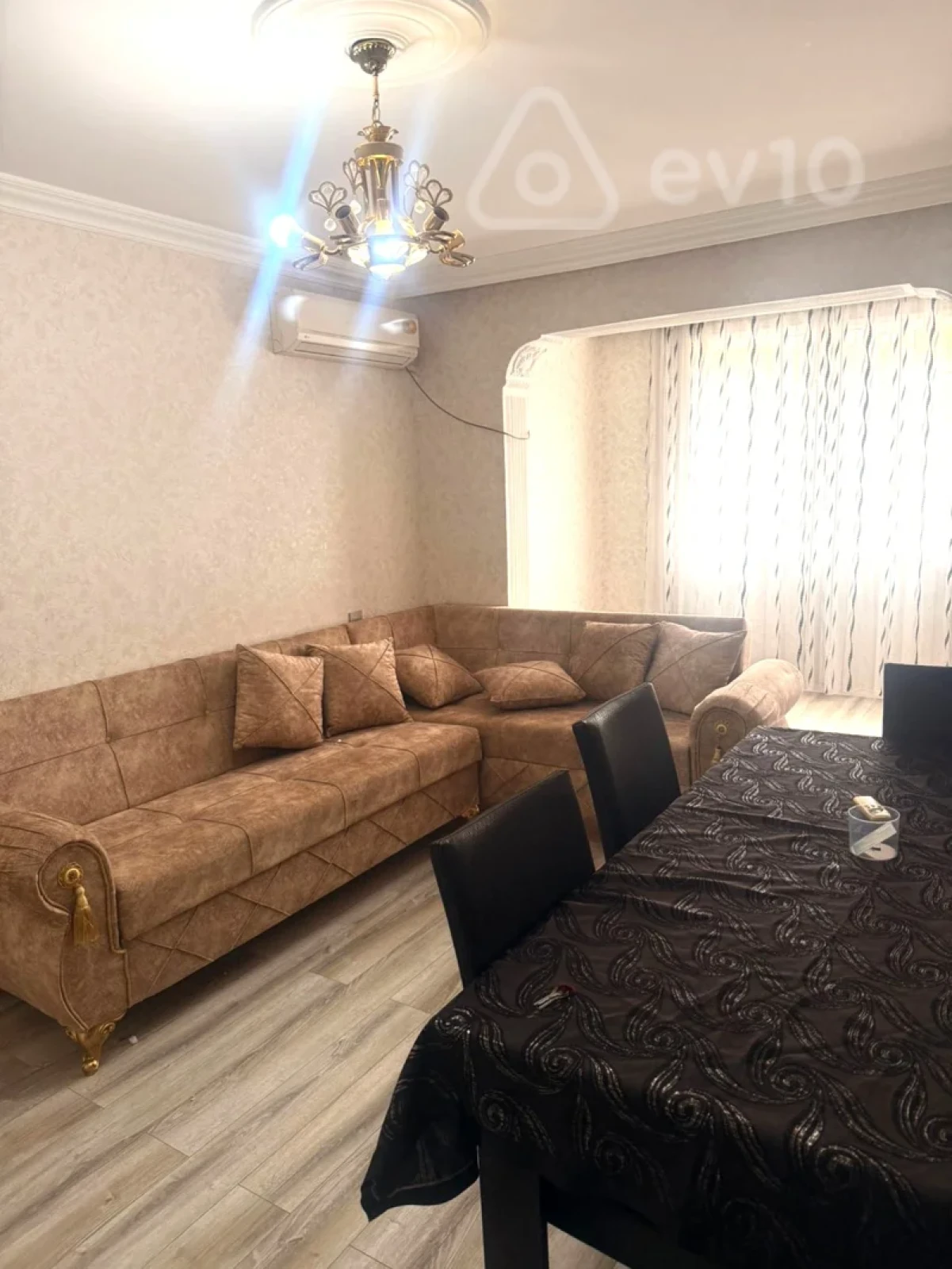Kirayə verilir 2 otaqlı köhnə tikili 60 m²