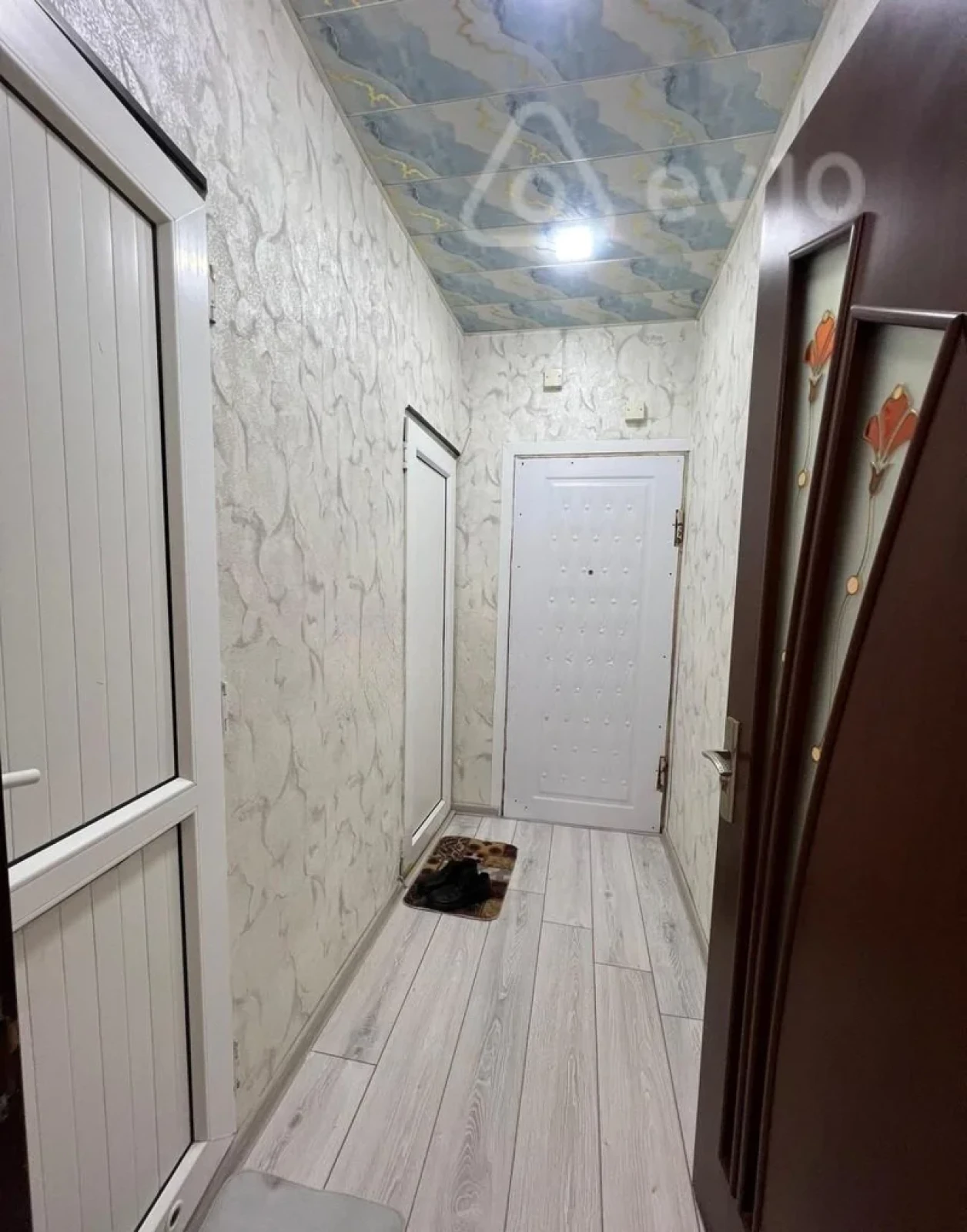Satılır 2 otaqlı köhnə tikili 50 m²