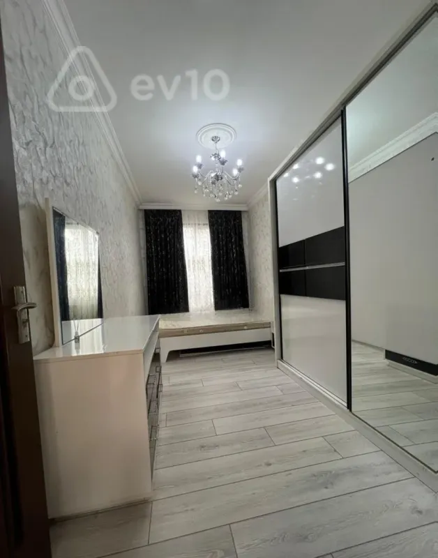 Satılır 2 otaqlı köhnə tikili 50 m²