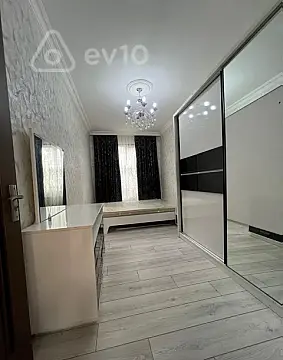 Satılır 2 otaqlı köhnə tikili 50 m²
