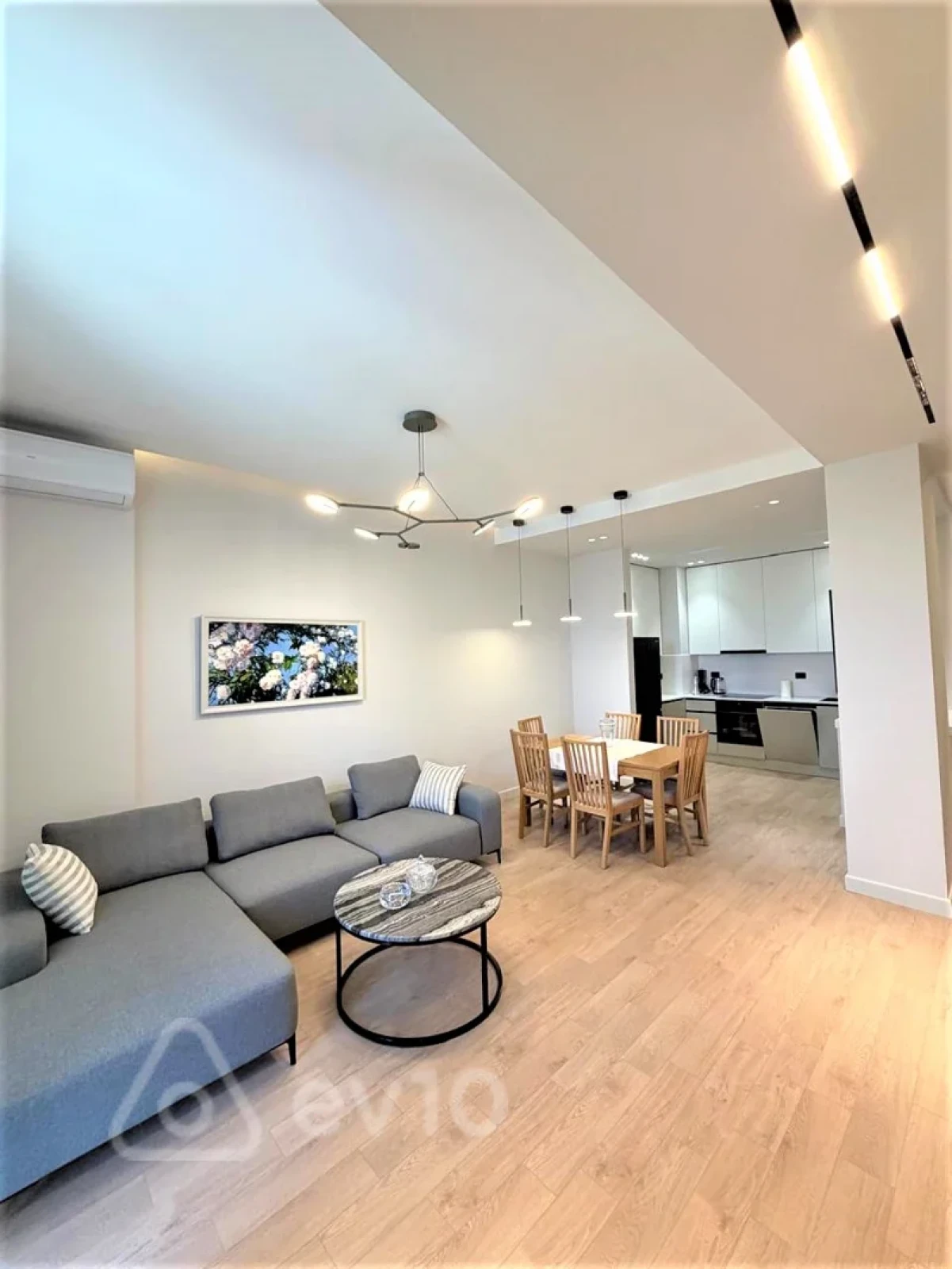 Kirayə verilir 3 otaqlı yeni tikili 120 m²