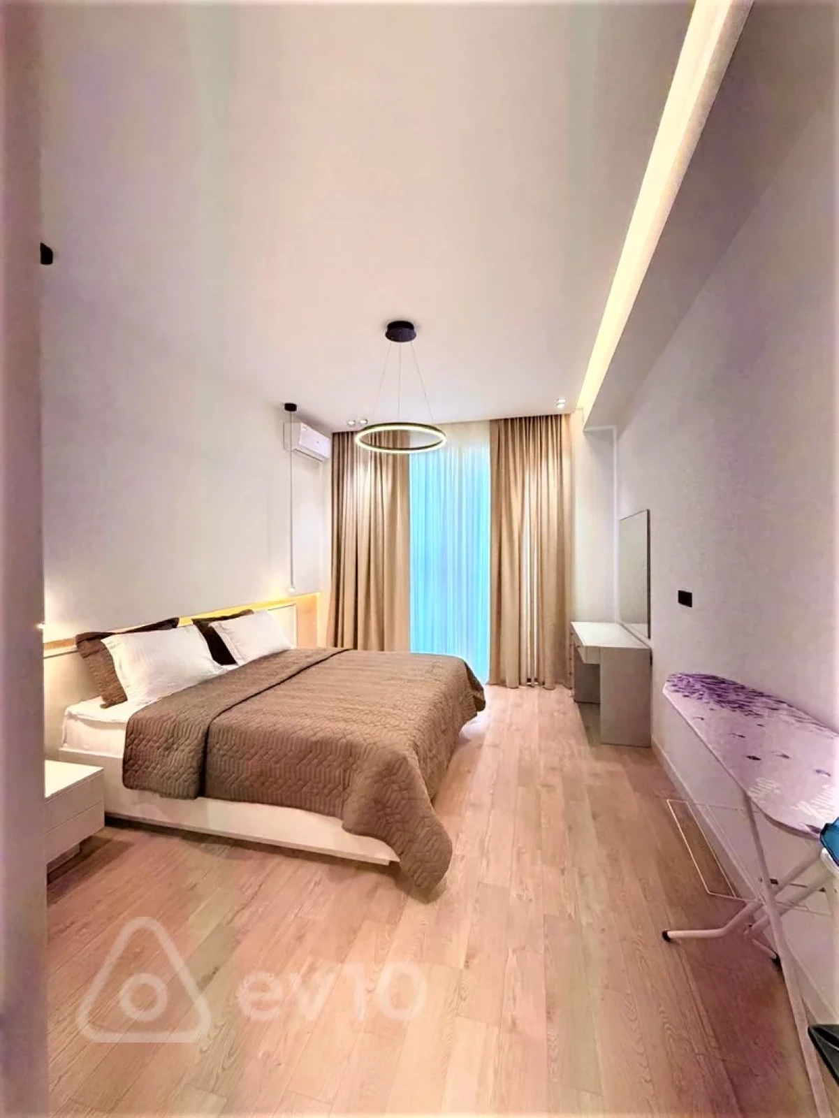 Kirayə verilir 3 otaqlı yeni tikili 120 m²