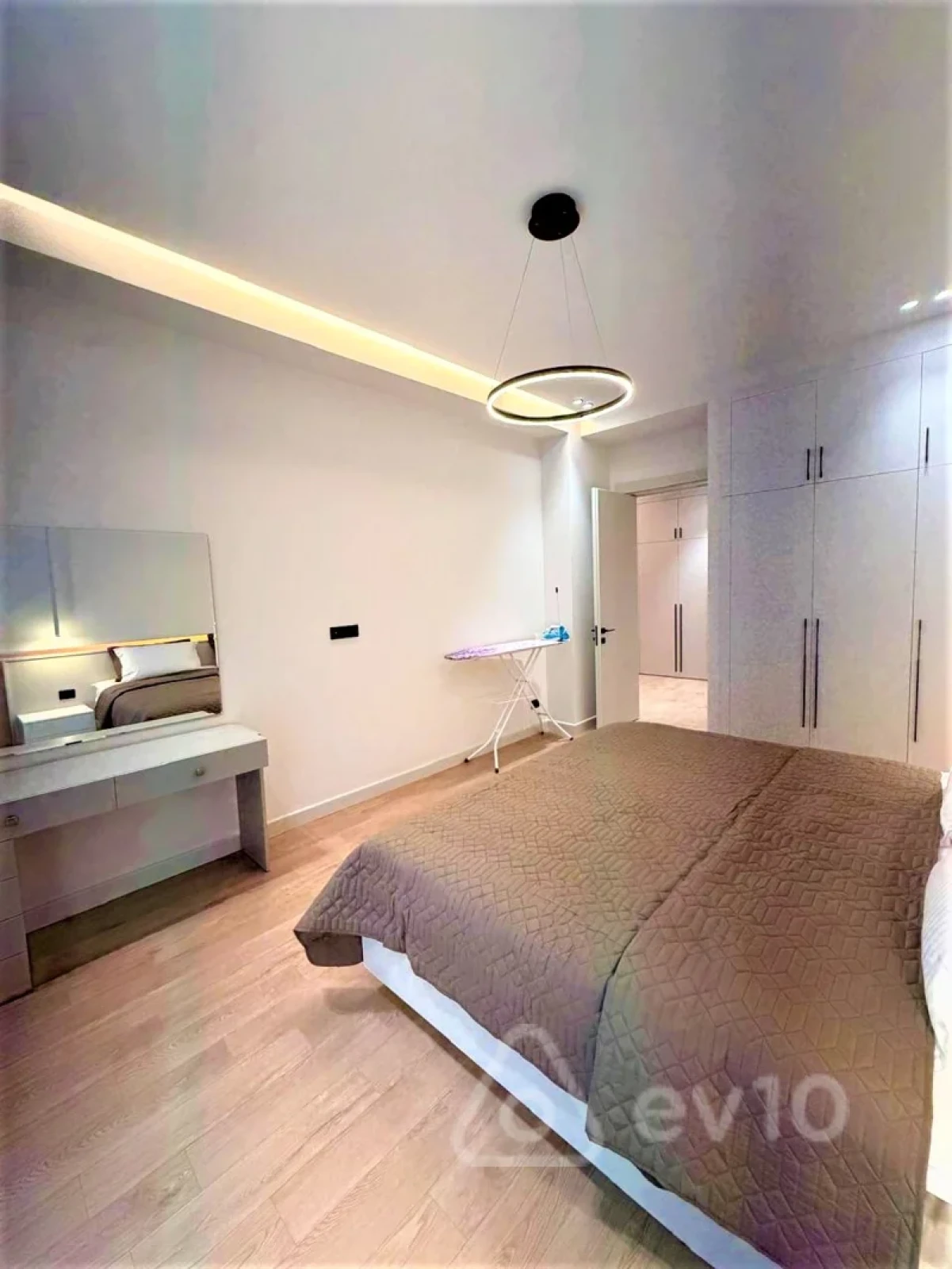 Kirayə verilir 3 otaqlı yeni tikili 120 m²