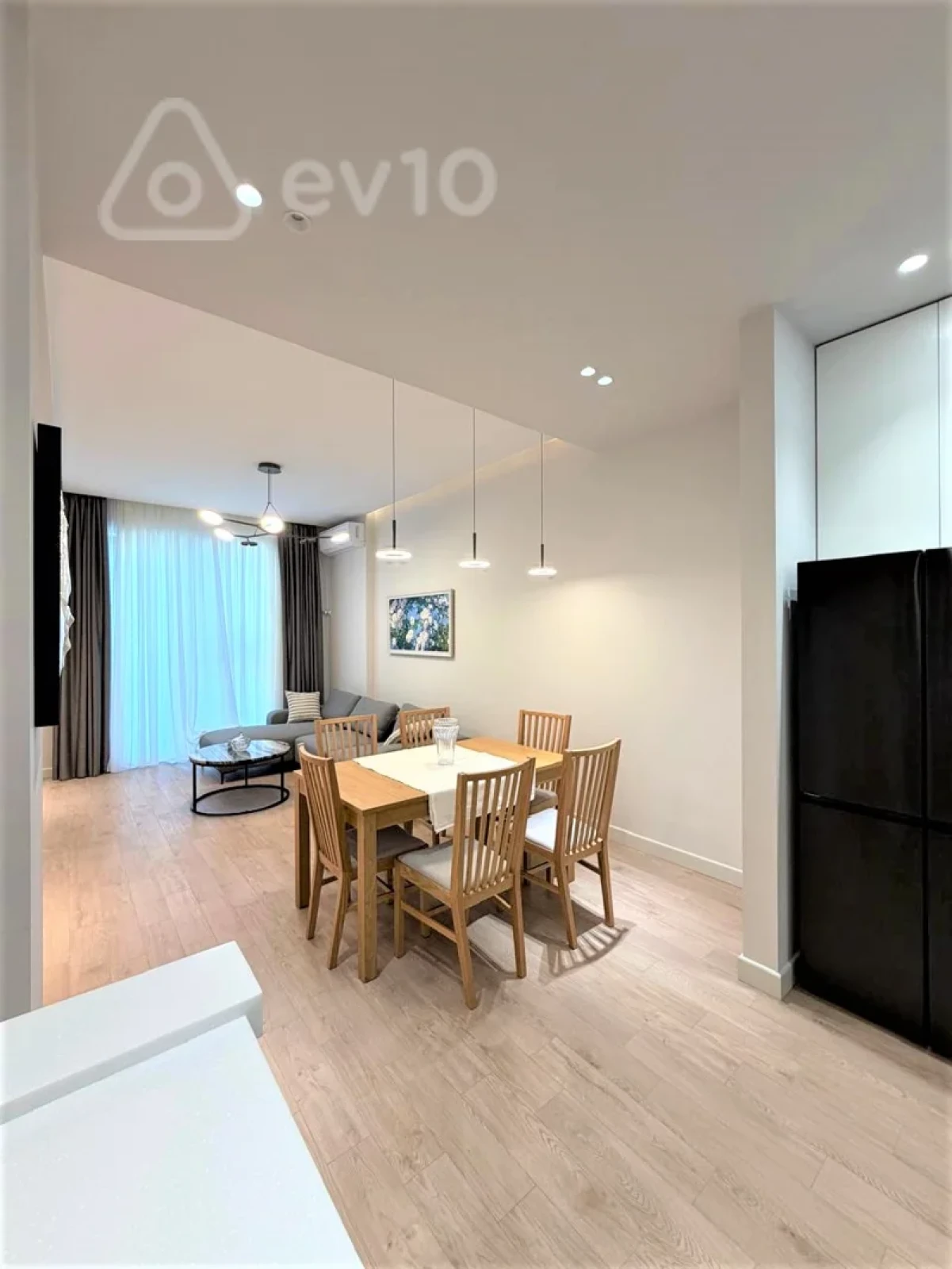 Kirayə verilir 3 otaqlı yeni tikili 120 m²