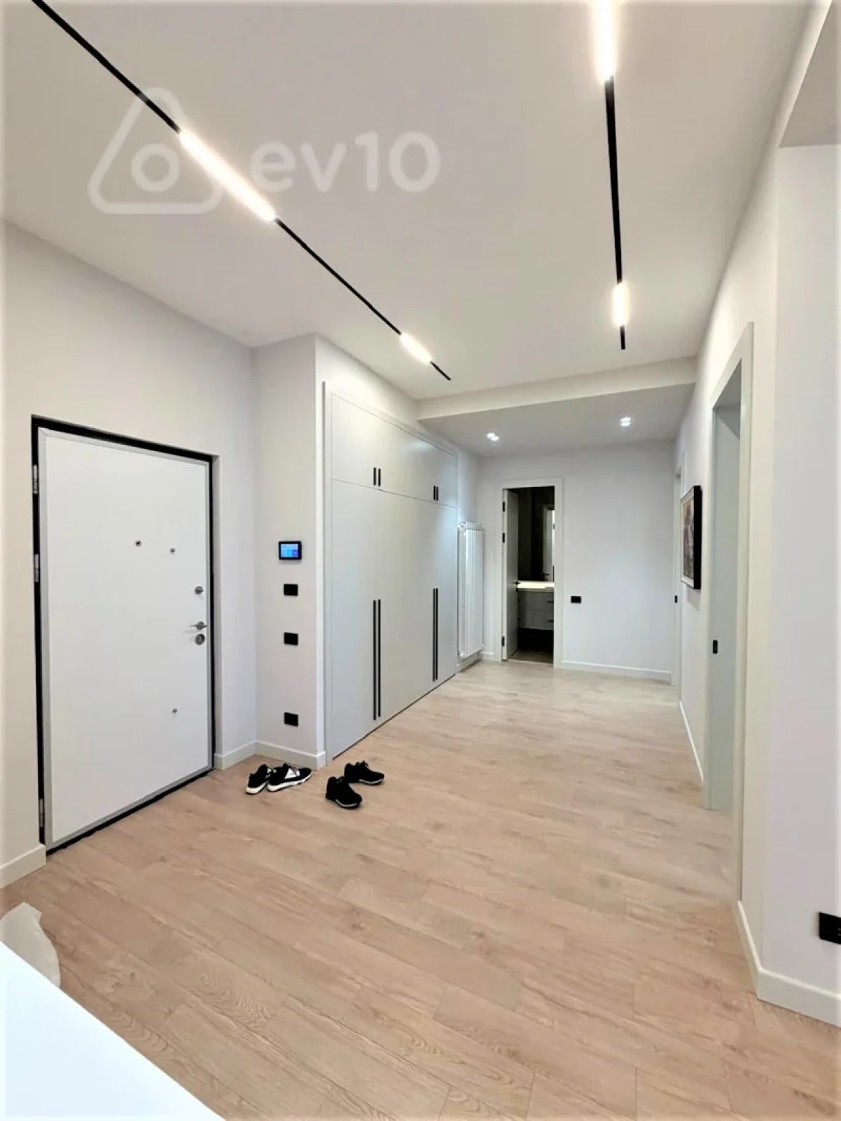 Kirayə verilir 3 otaqlı yeni tikili 120 m²
