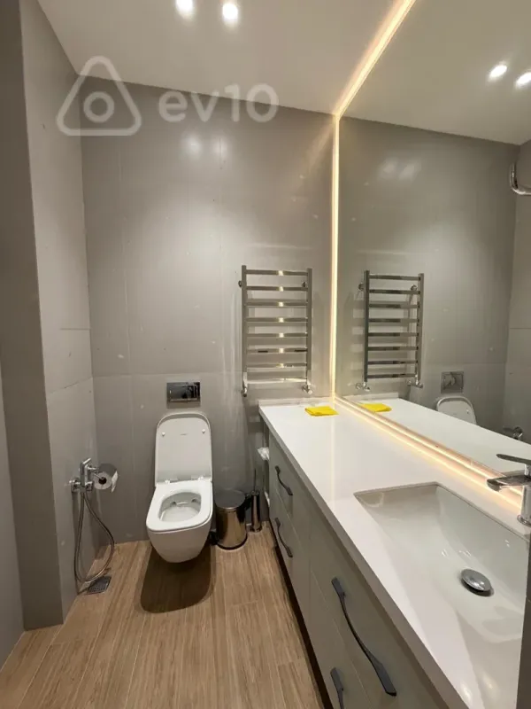 Kirayə verilir 3 otaqlı yeni tikili 120 m²