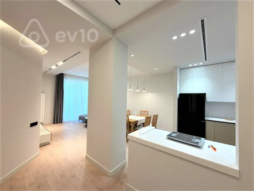 Kirayə verilir 3 otaqlı yeni tikili 120 m²