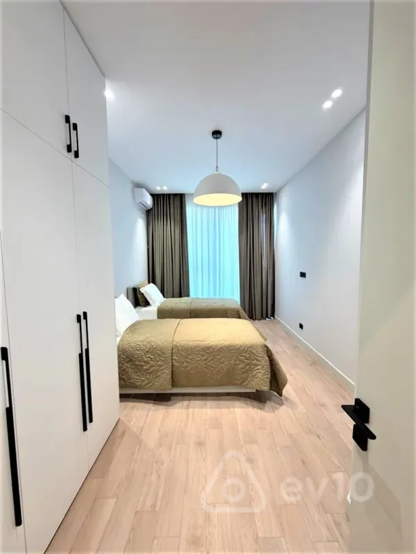 Kirayə verilir 3 otaqlı yeni tikili 120 m²