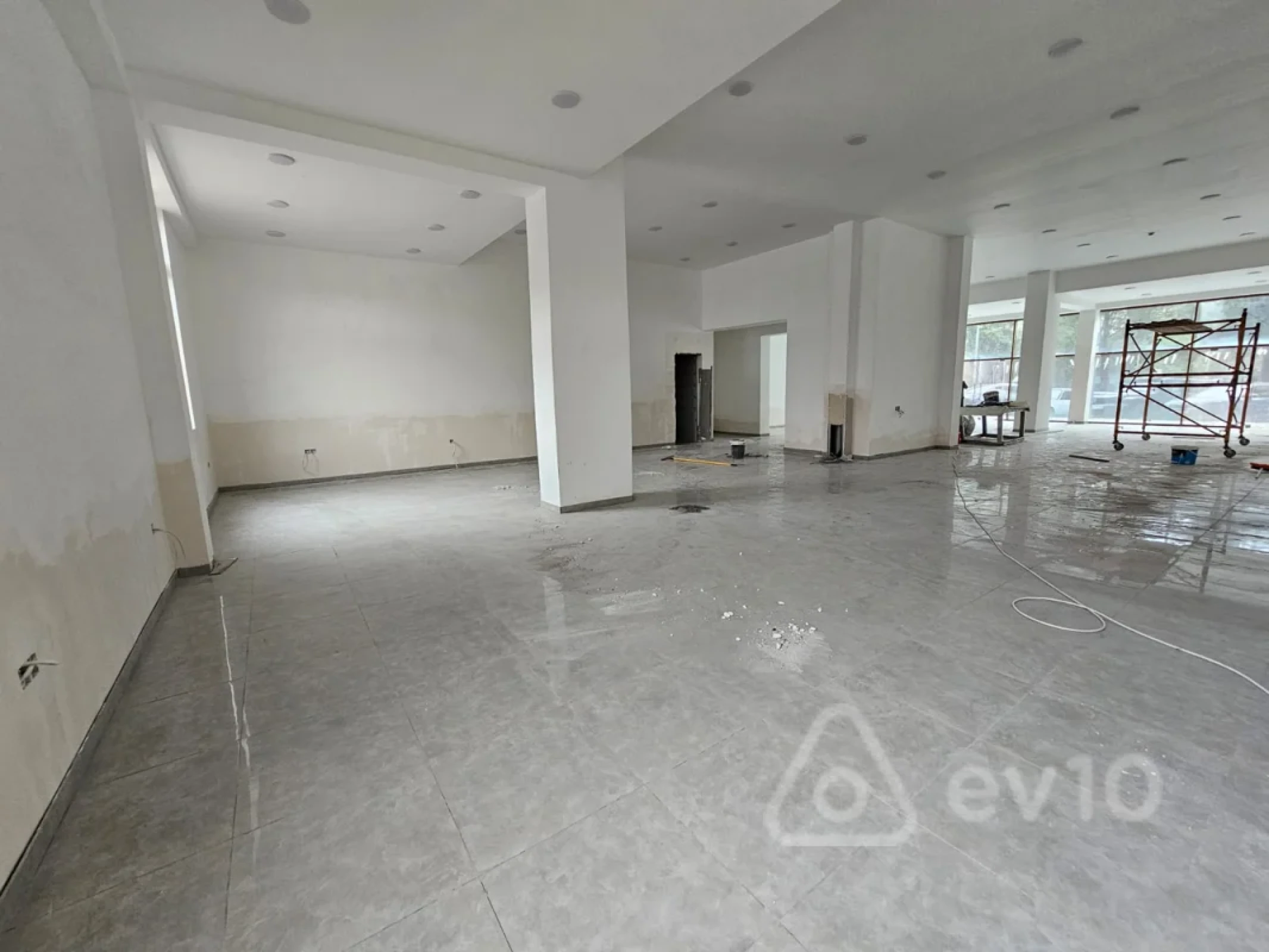 Kirayə verilir mənzil 1200 m²