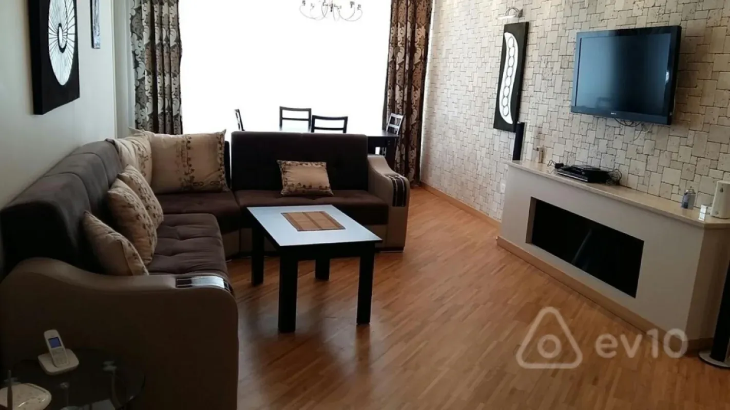 Kirayə verilir 2 otaqlı yeni tikili 100 m²