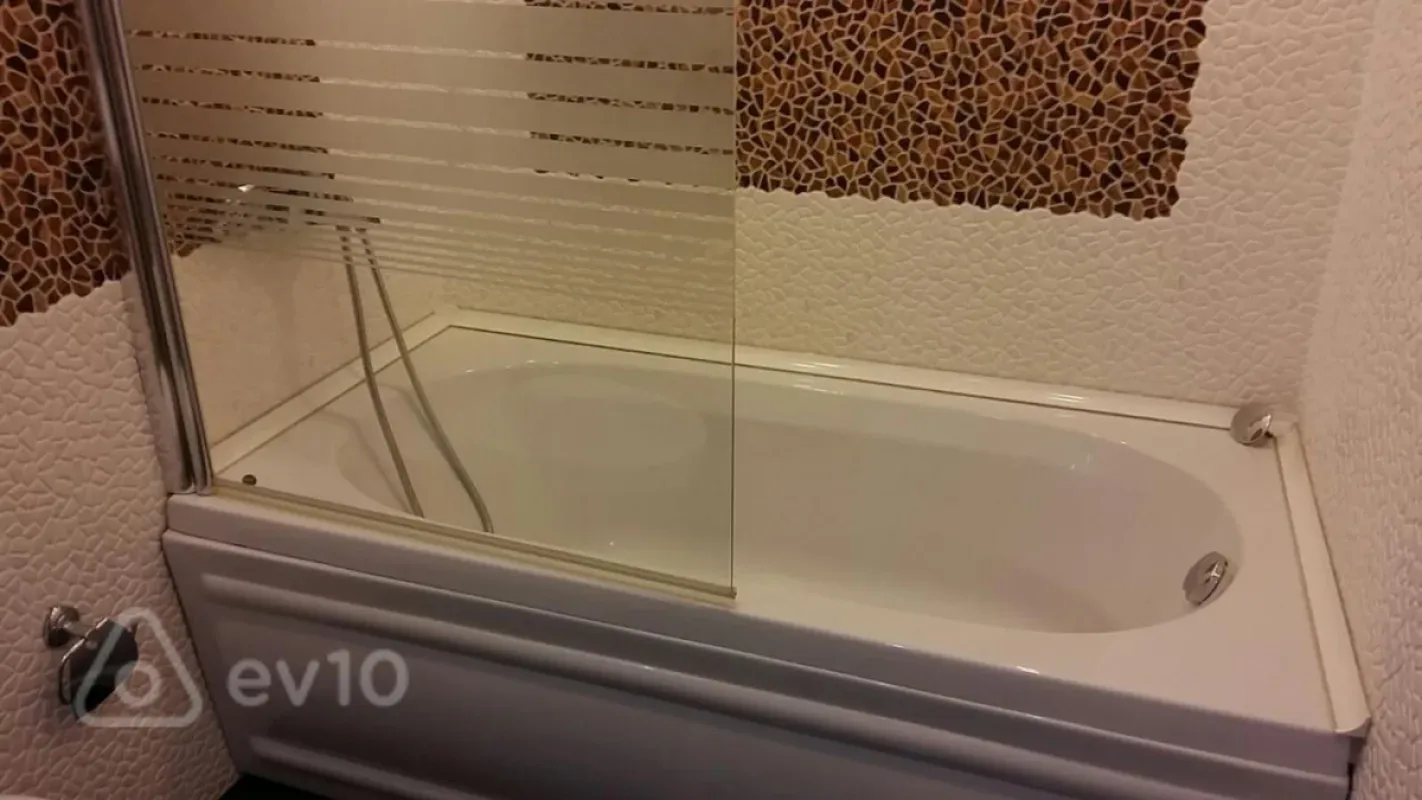 Kirayə verilir 2 otaqlı yeni tikili 100 m²