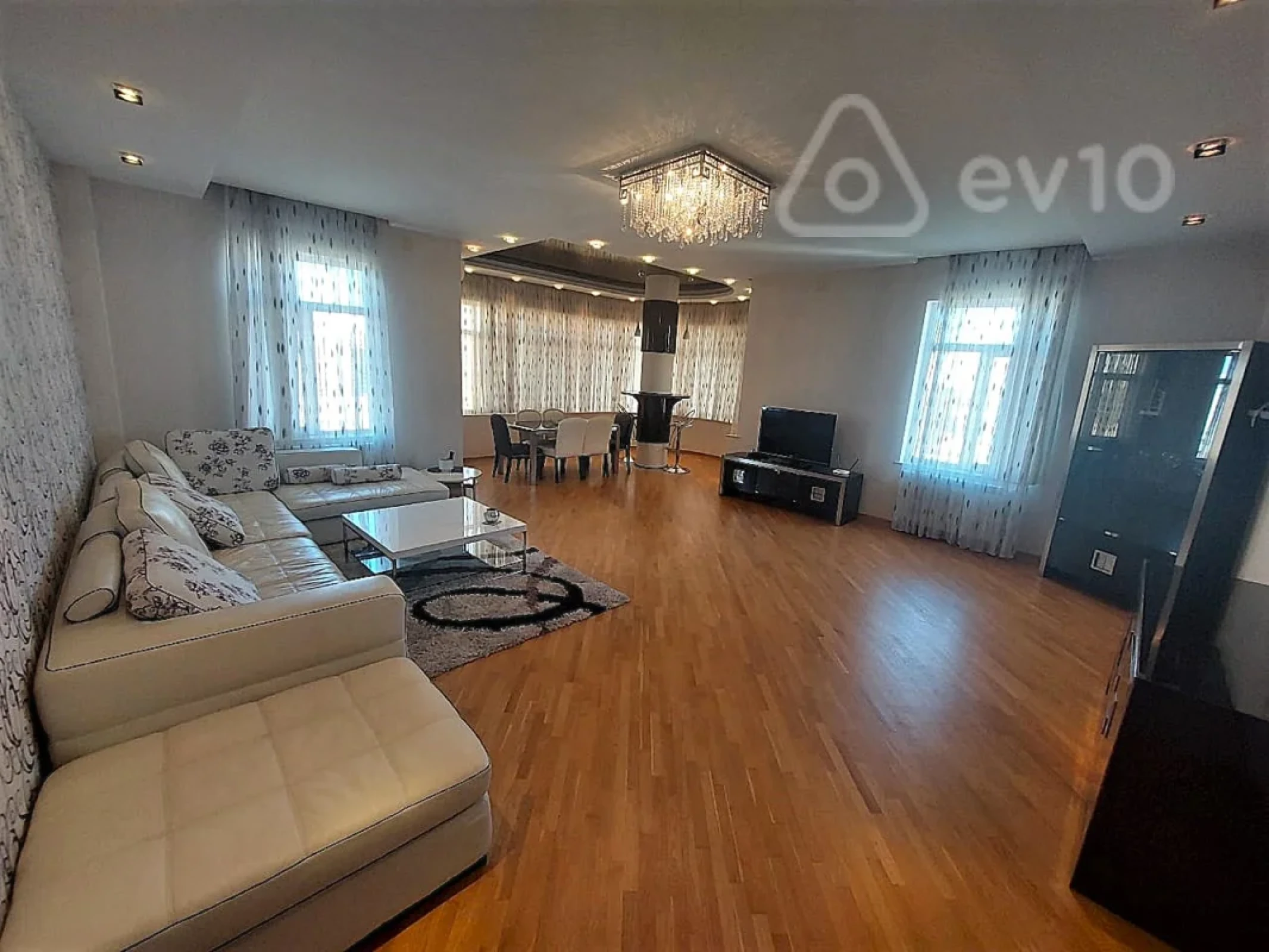 Kirayə verilir 3 otaqlı yeni tikili 150 m²