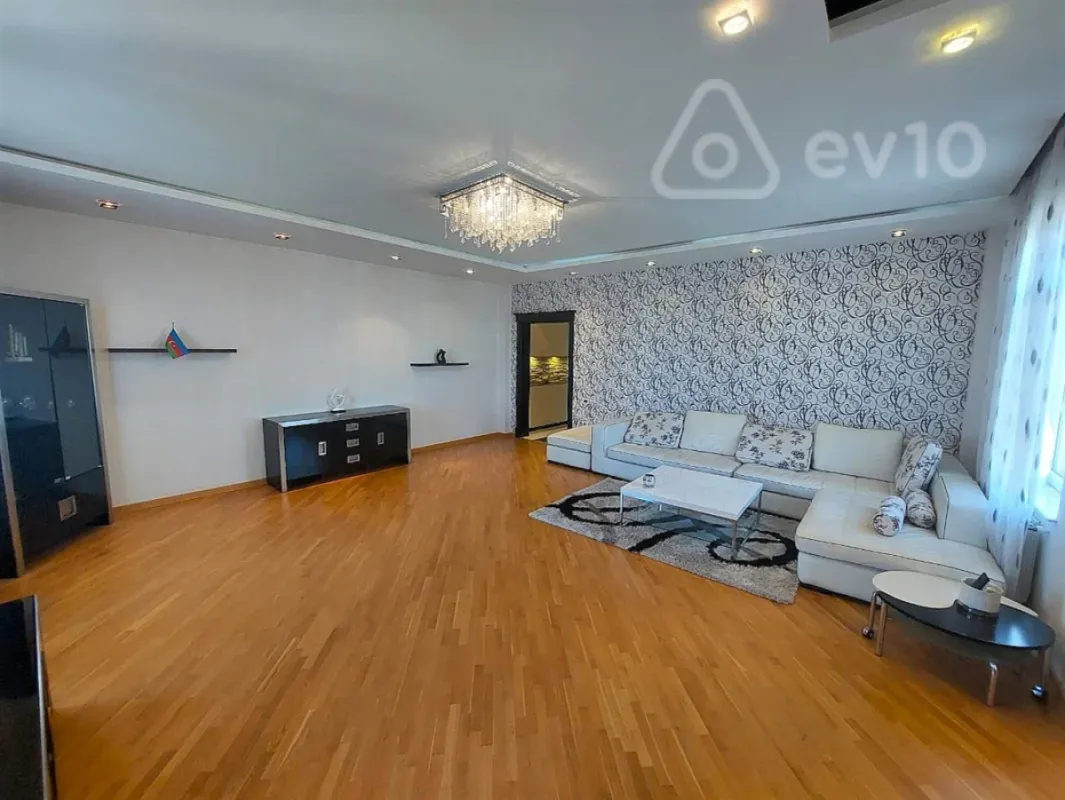 Kirayə verilir 3 otaqlı yeni tikili 150 m²