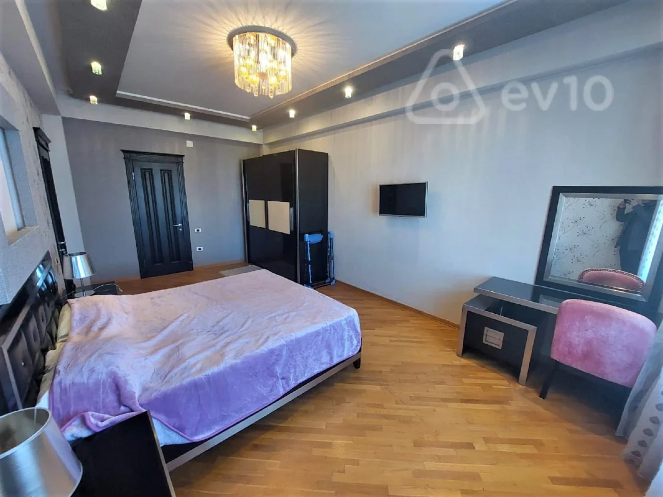 Kirayə verilir 3 otaqlı yeni tikili 150 m²