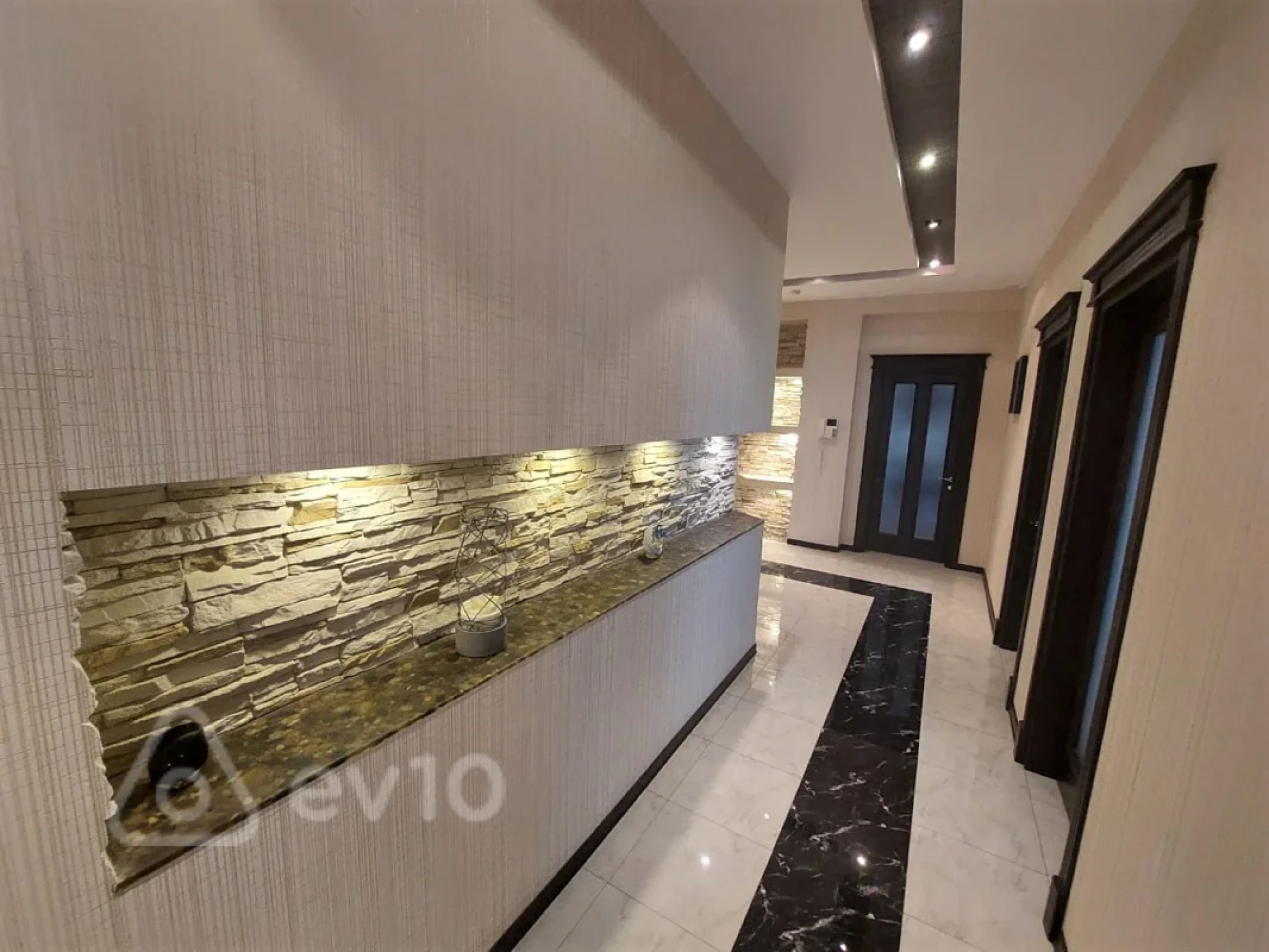 Kirayə verilir 3 otaqlı yeni tikili 150 m²