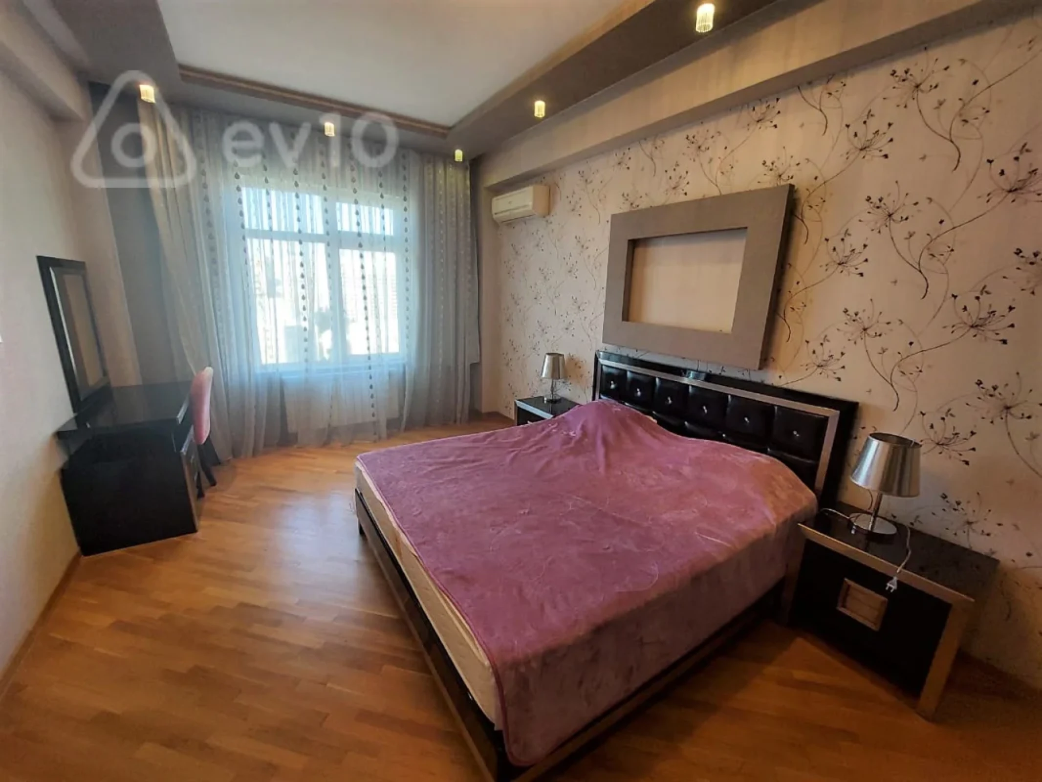 Kirayə verilir 3 otaqlı yeni tikili 150 m²