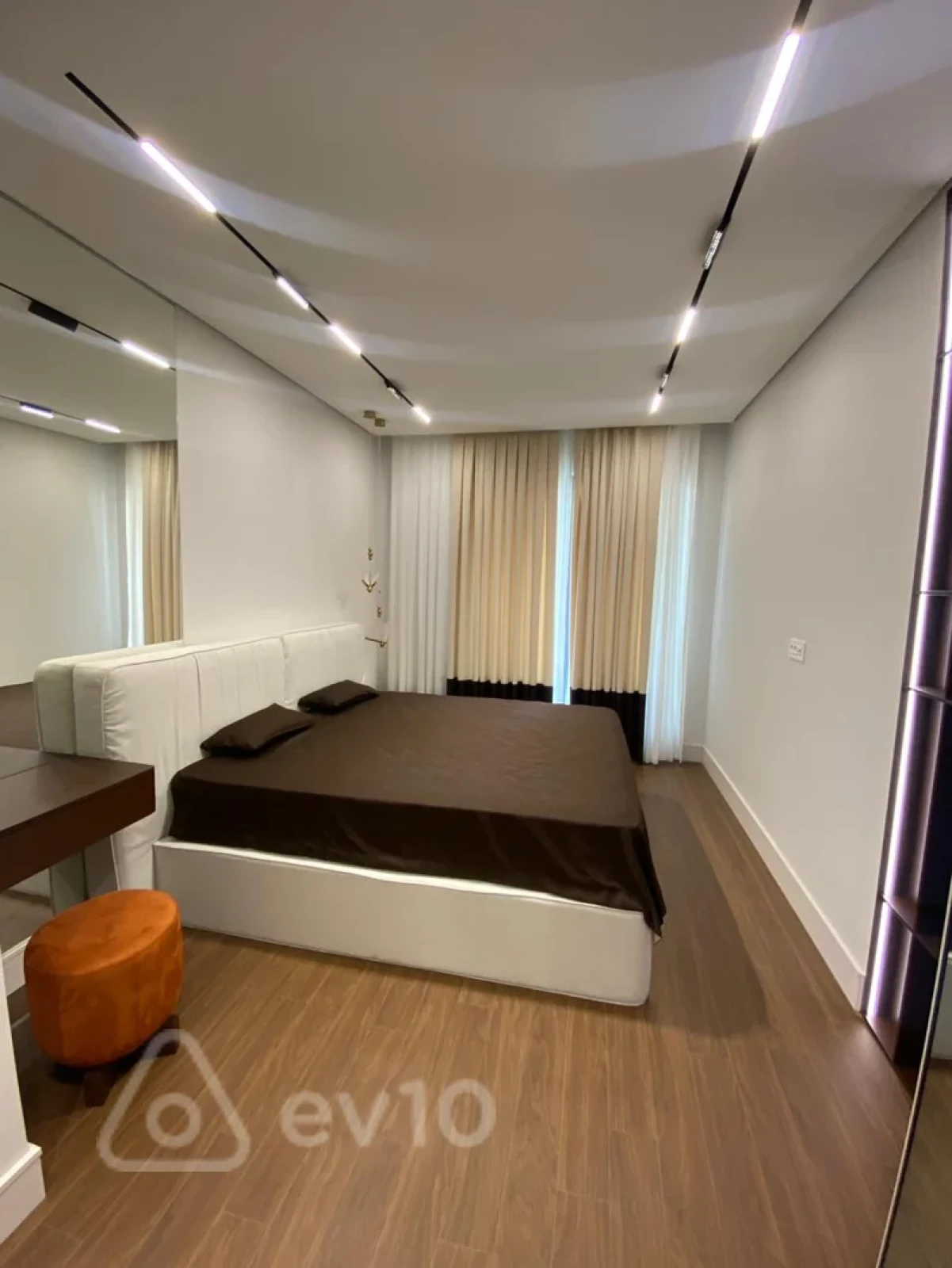 Kirayə verilir 2 otaqlı yeni tikili 90 m²