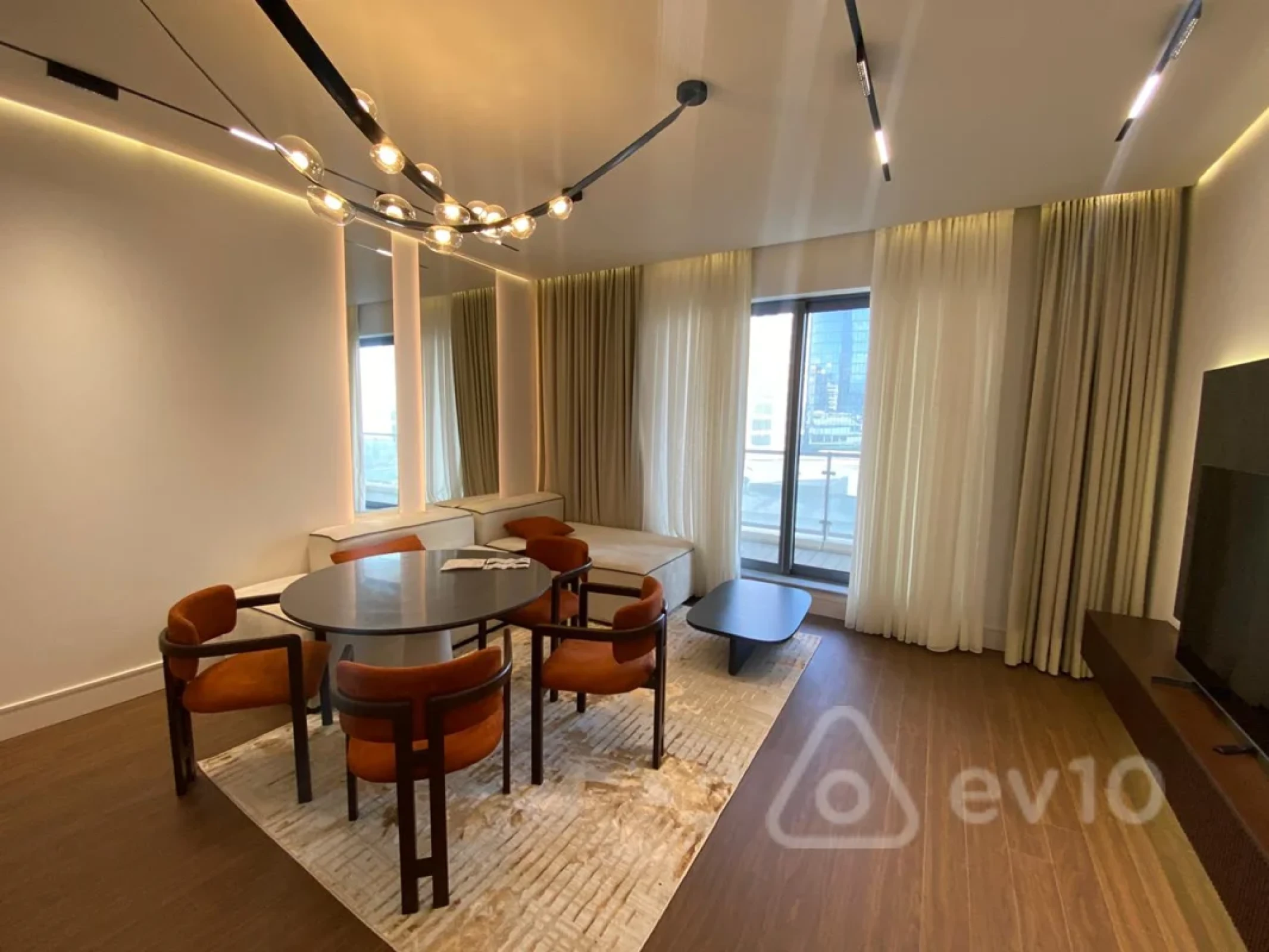 Kirayə verilir 2 otaqlı yeni tikili 90 m²