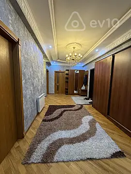 Satılır 3 otaqlı yeni tikili 128 m²