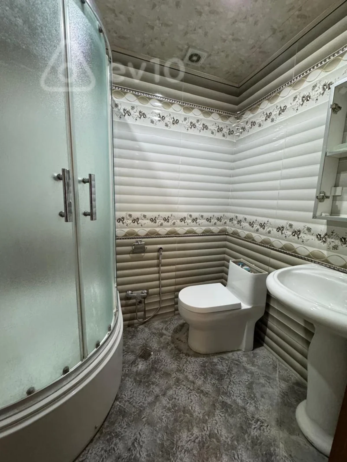 Satılır 3 otaqlı yeni tikili 128 m²