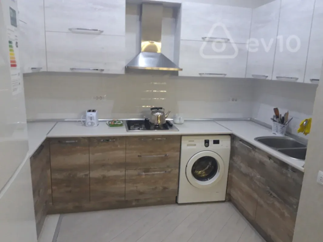 Kirayə verilir 2 otaqlı yeni tikili 70 m²