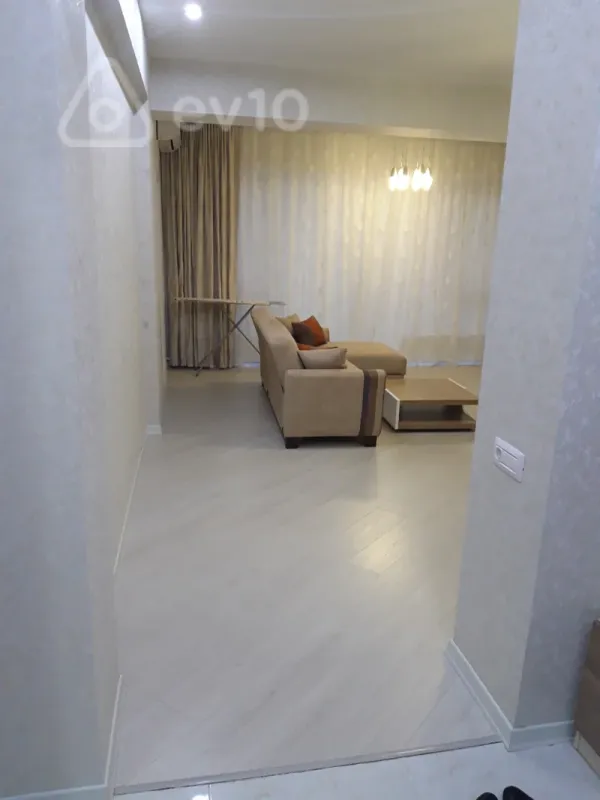 Kirayə verilir 2 otaqlı yeni tikili 70 m²