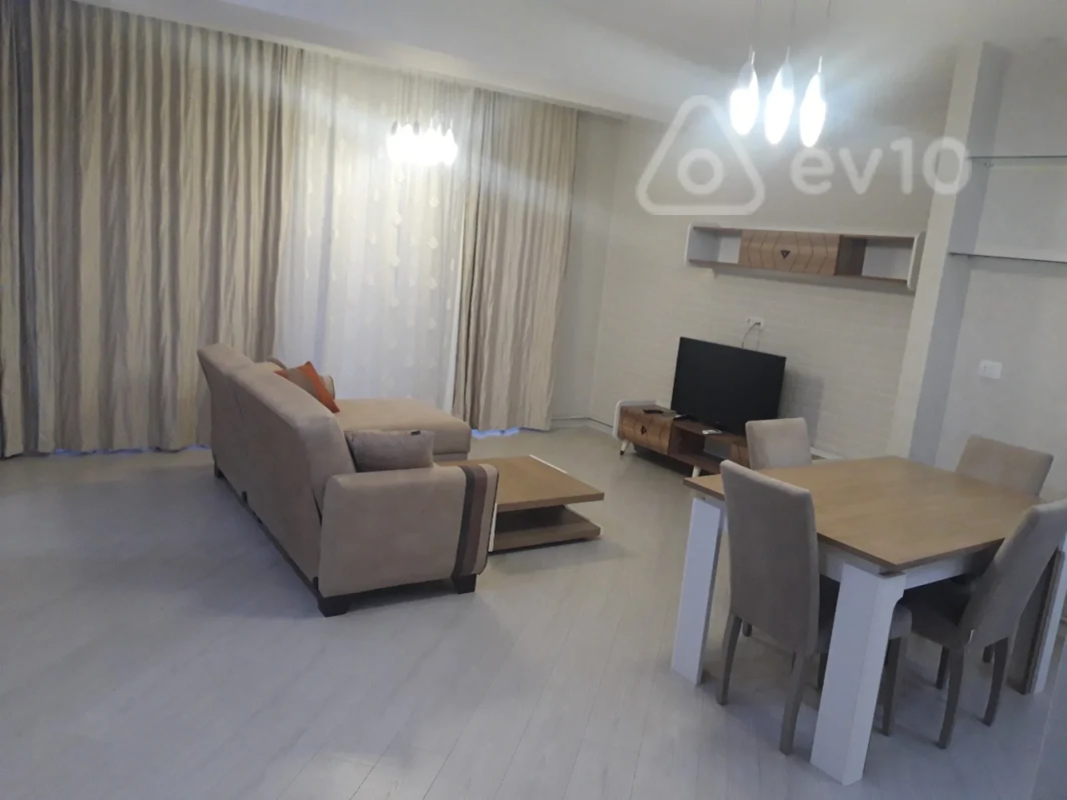 Kirayə verilir 2 otaqlı yeni tikili 70 m²