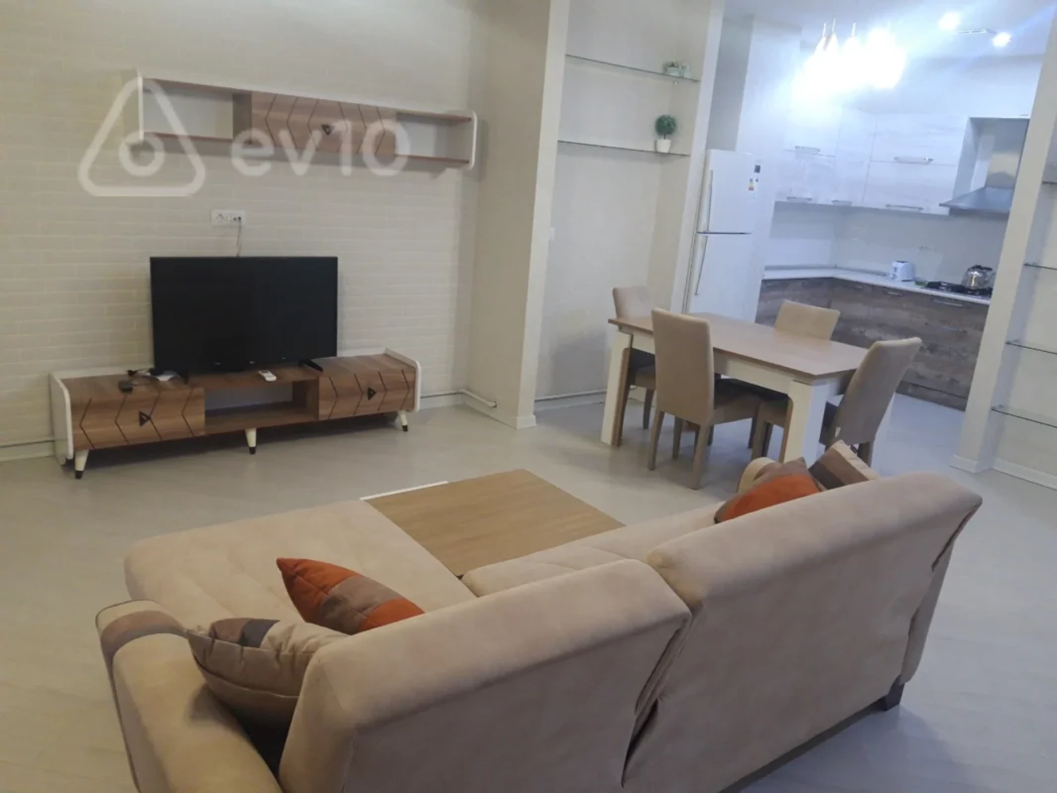 Kirayə verilir 2 otaqlı yeni tikili 70 m²