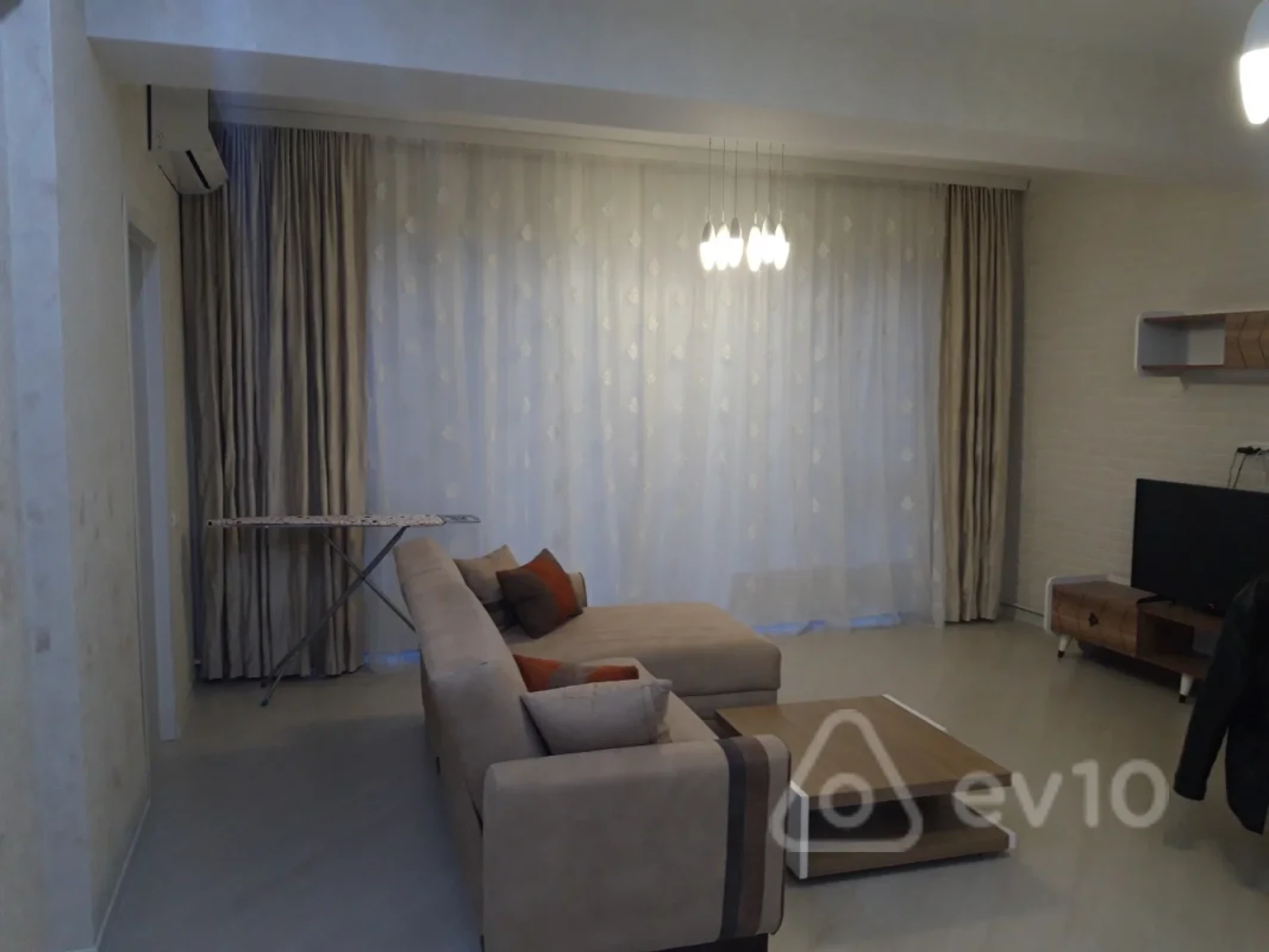 Kirayə verilir 2 otaqlı yeni tikili 70 m²