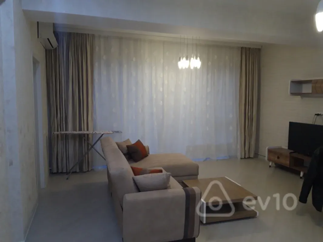 Kirayə verilir 2 otaqlı yeni tikili 70 m²