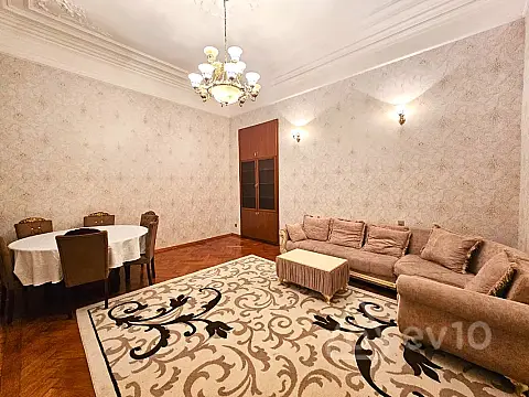 Kirayə verilir 4 otaqlı köhnə tikili 120 m²