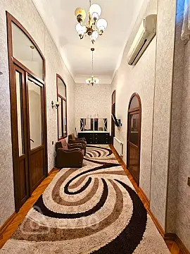 Kirayə verilir 4 otaqlı köhnə tikili 120 m²