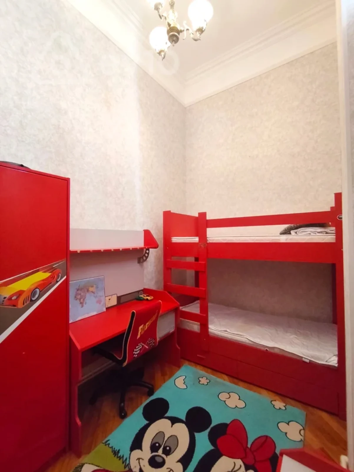 Kirayə verilir 4 otaqlı köhnə tikili 120 m²