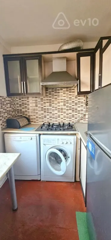 Kirayə verilir 1 otaqlı köhnə tikili 35 m²