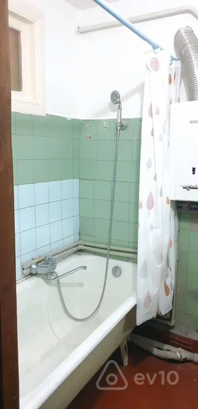 Kirayə verilir 1 otaqlı köhnə tikili 35 m²