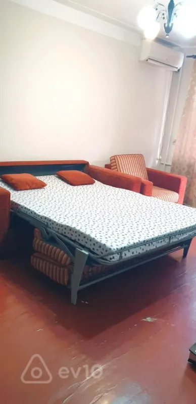 Kirayə verilir 1 otaqlı köhnə tikili 35 m²