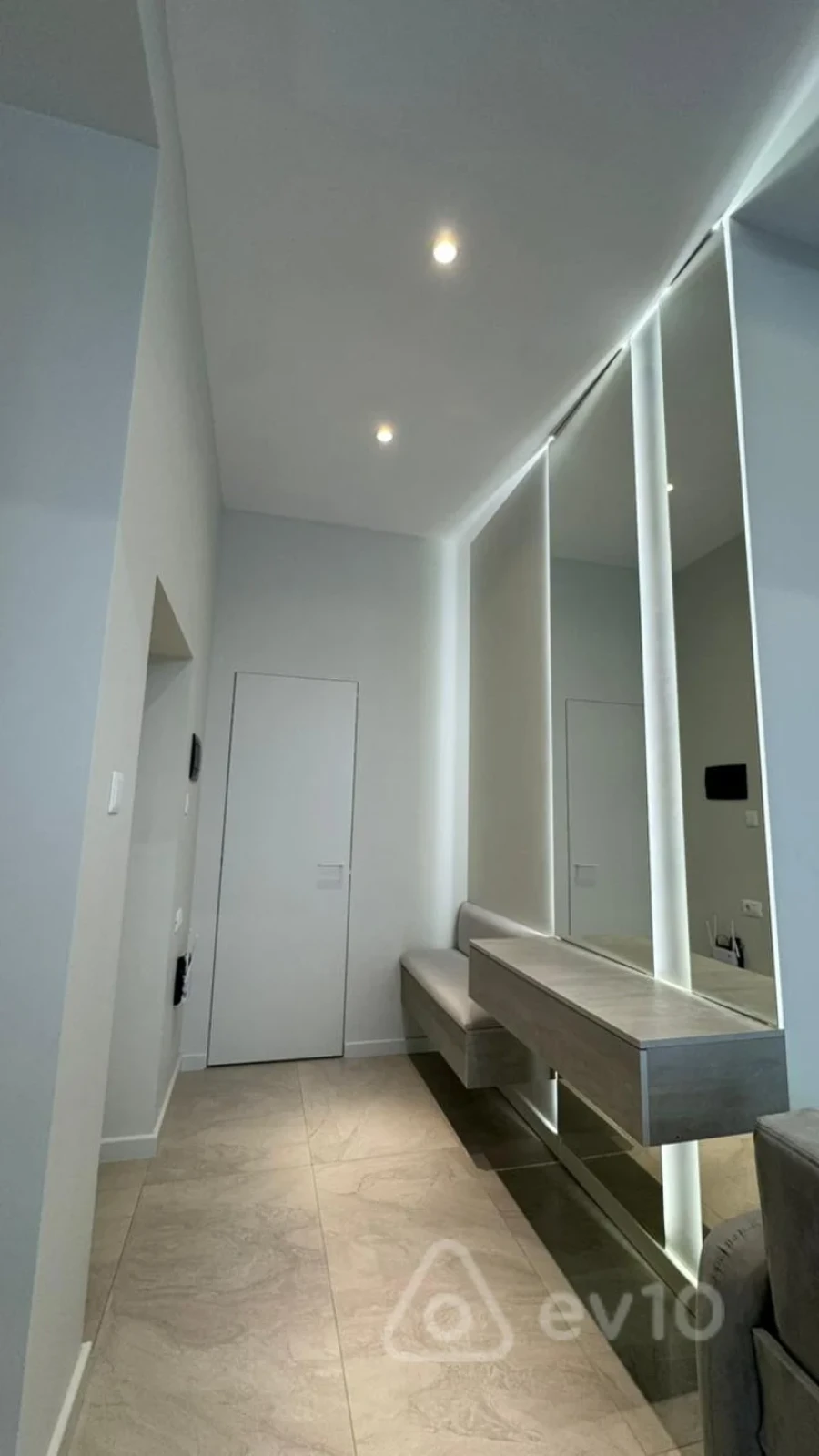 Satılır 2 otaqlı yeni tikili 72.1 m²