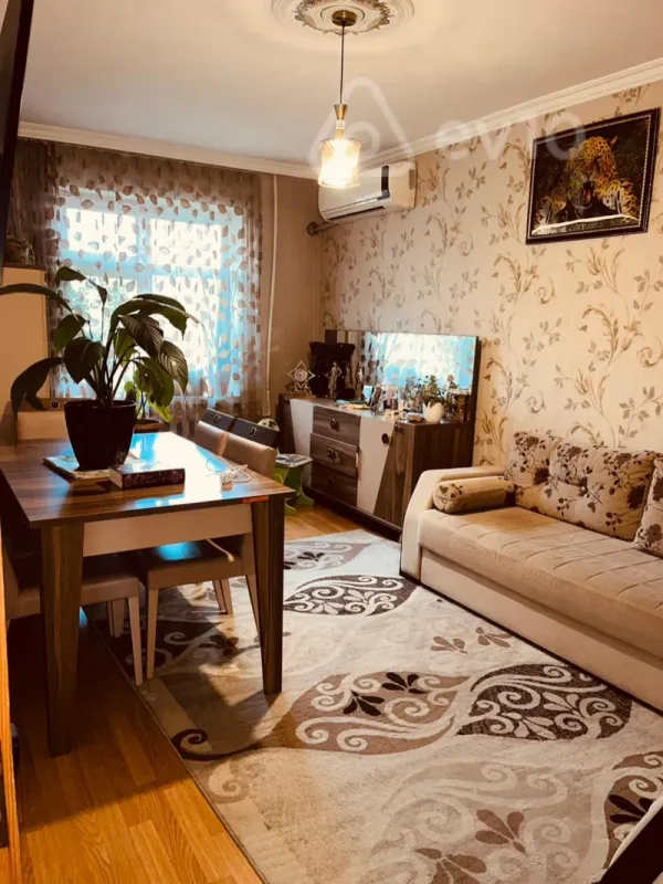 Satılır 2 otaqlı köhnə tikili 60 m²