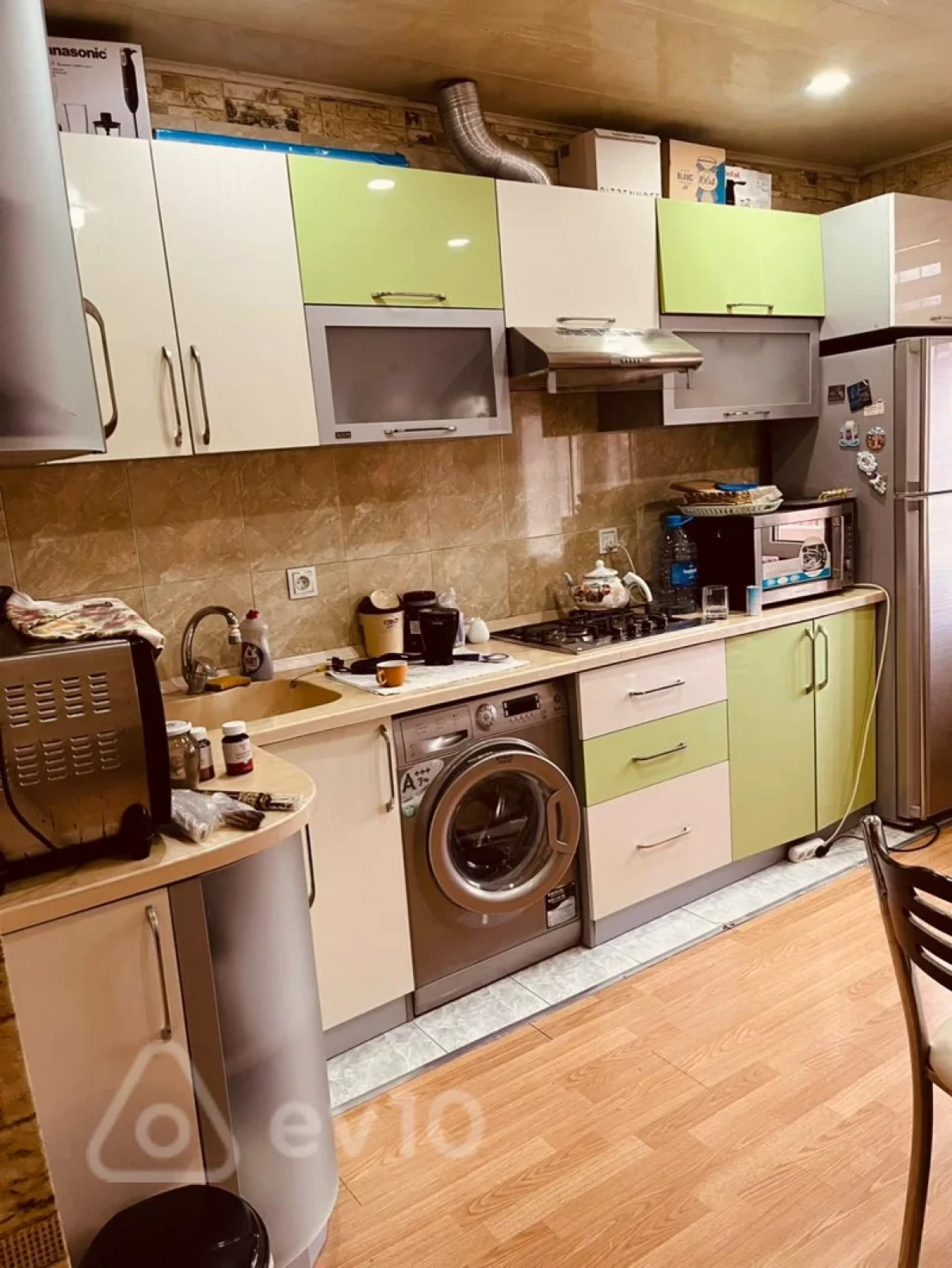 Satılır 2 otaqlı köhnə tikili 60 m²