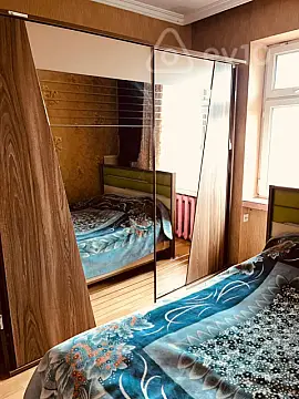 Satılır 2 otaqlı köhnə tikili 60 m²