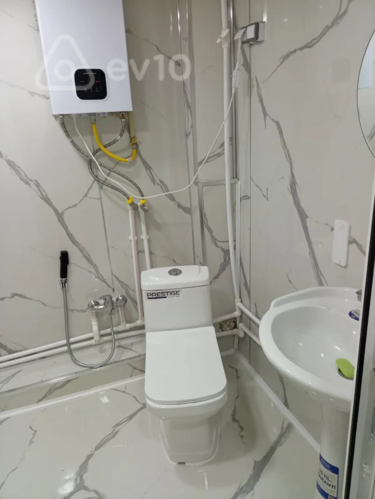 Kirayə verilir 2 otaqlı köhnə tikili 50 m²